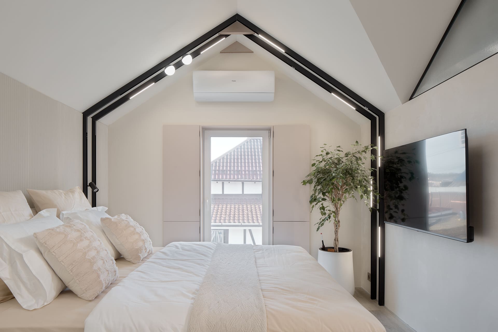 Lamarty MFC and SyPly plywood in the furniture of the Dachny Otvet project on NTV. Mirror master