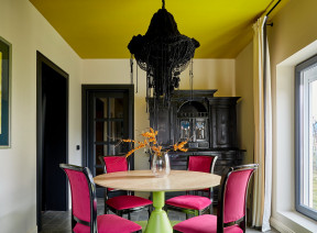 Lamarty in GRAPHITE decor and SyPly plywood in the Dachny Otvet project on NTV. Chartreuse for the kitchen-dining room..
